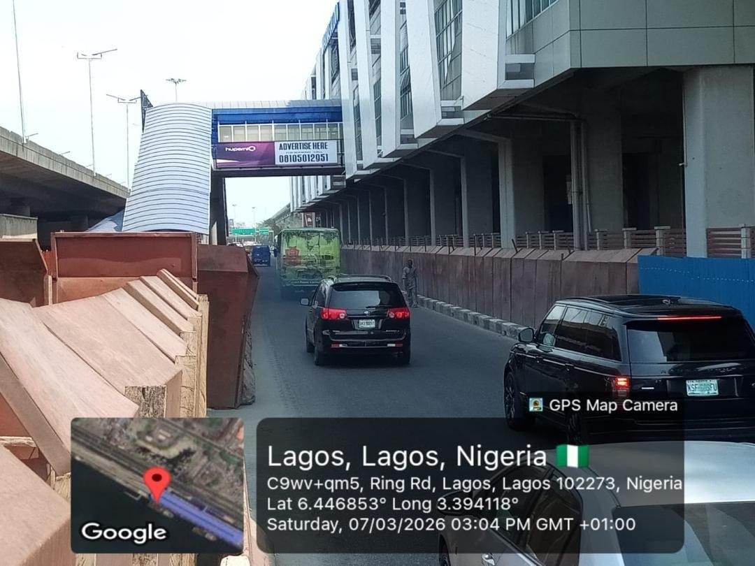 Pedestrian bridge facing CMS to Ikoyi/VI — Panel