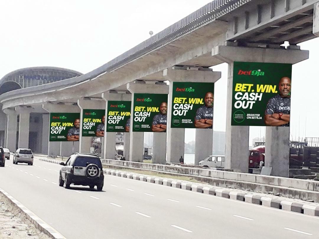 Wall drape facing CMS to Ikoyi/VI — Wall drape, Marina Station
