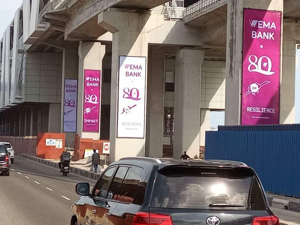Pillars on the right facing Ikoyi/VI from CMS/Apogbon — Pillar