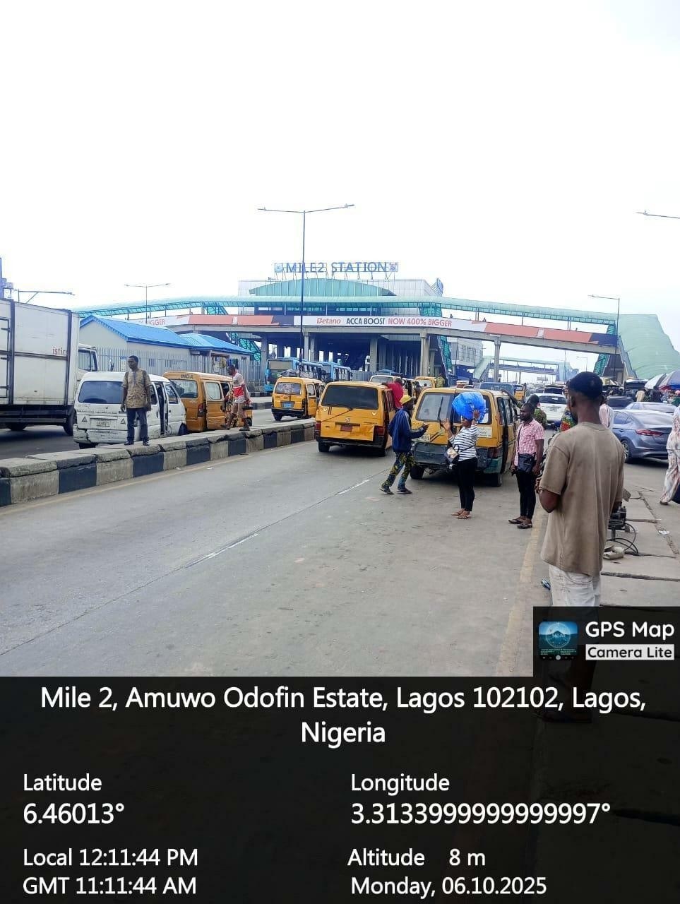 Pedestrian bridge facing Festac onward Okokomaiko — Bridge panel